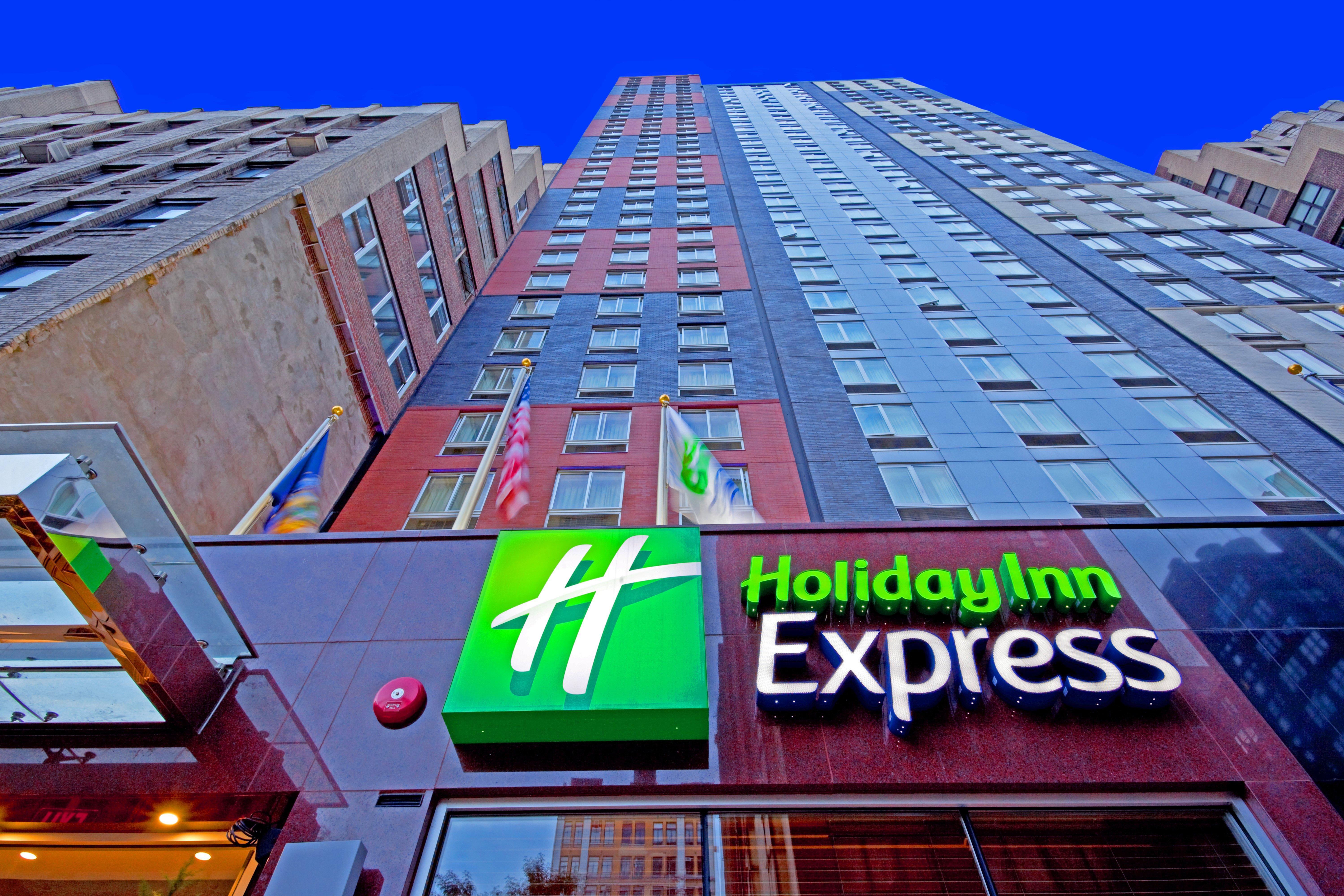 Holiday Inn Express - Times Square By Ihg Нью-Йорк Экстерьер фото